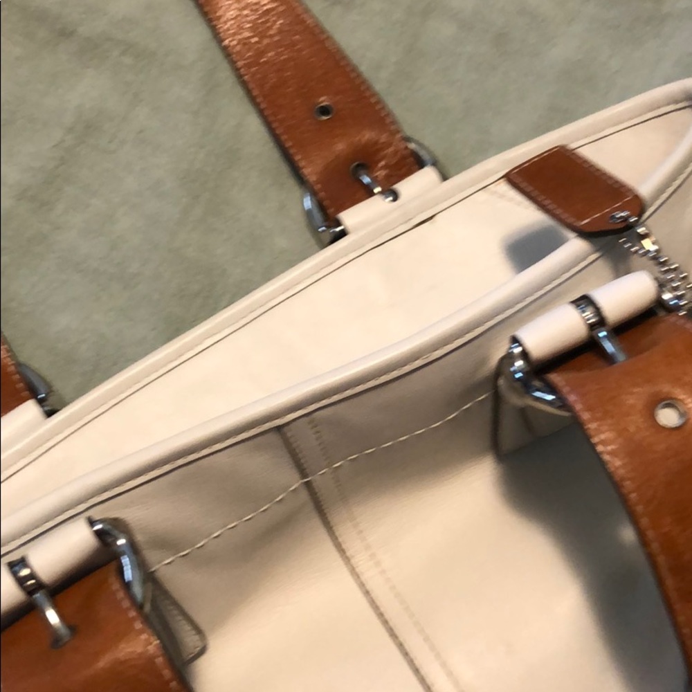 Used bag by coach size 9x14 - Picture 3 of 10